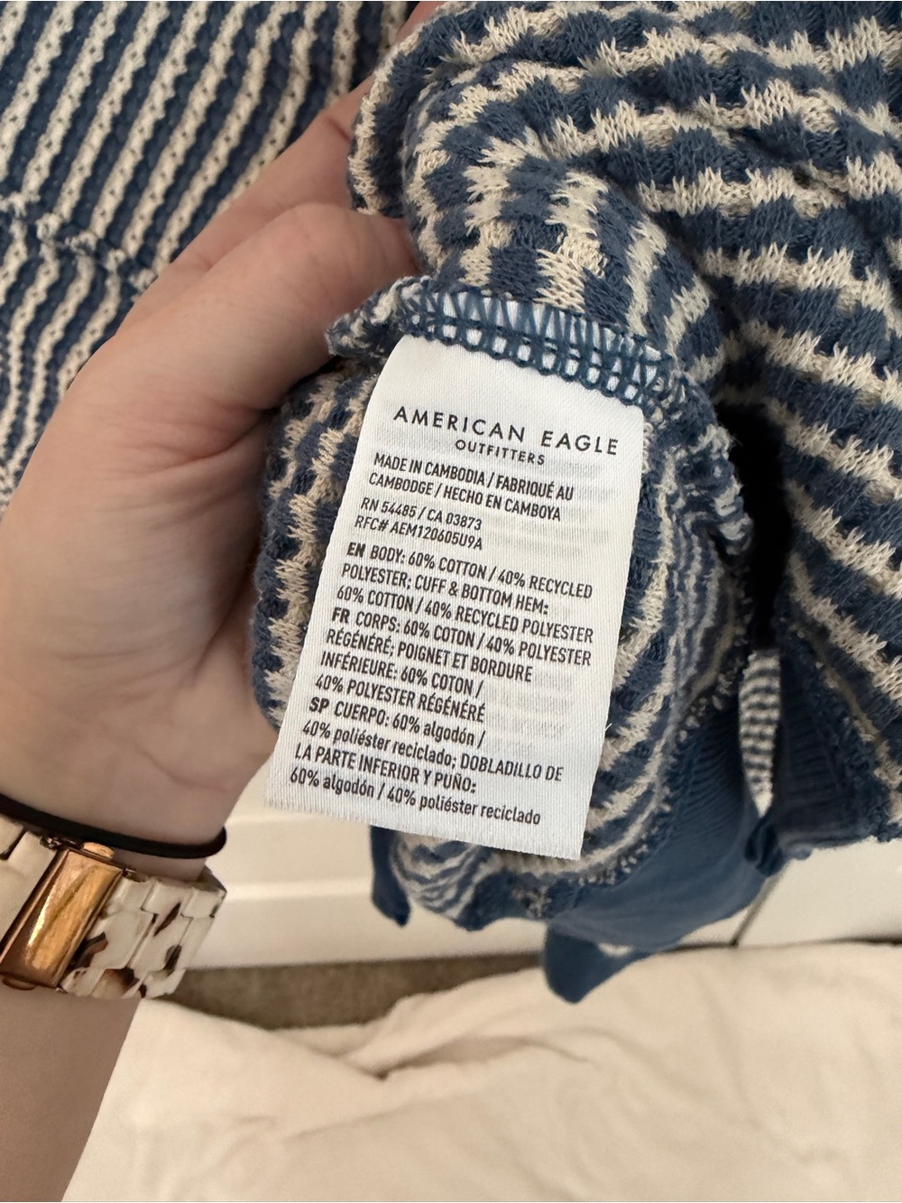 American Eagle Women's XL Casual Big Hug Textured Waffle Sweater Blue and Cream - Picture 4 of 5